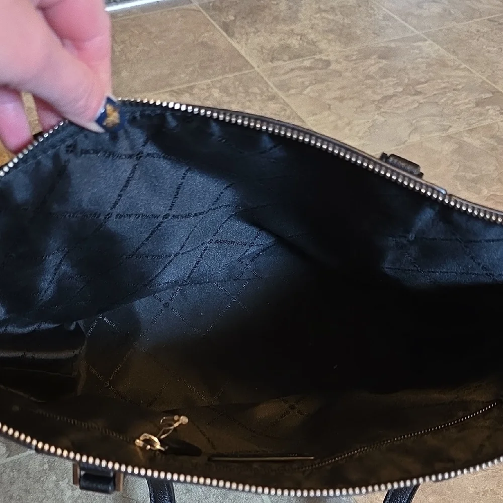 Michael Kors Black and Gray Tote Bag - Picture 7 of 11